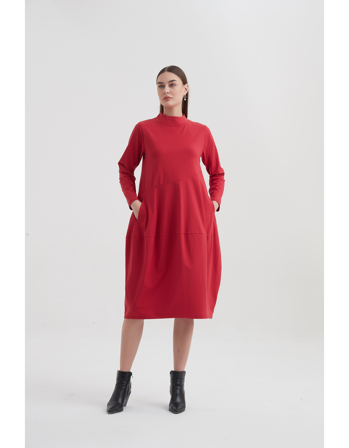 HIGH NECK DIAGONAL SEAM DRESS