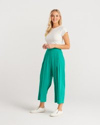 Elizabeth Pant