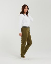 Zuri Pant