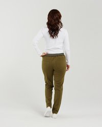 Zuri Pant