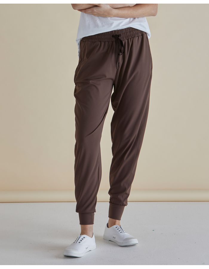 Cara Travel Jogger
