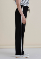 Evelyn Wide Leg Jogger