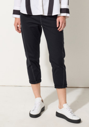 Essential Slim Leg Pant