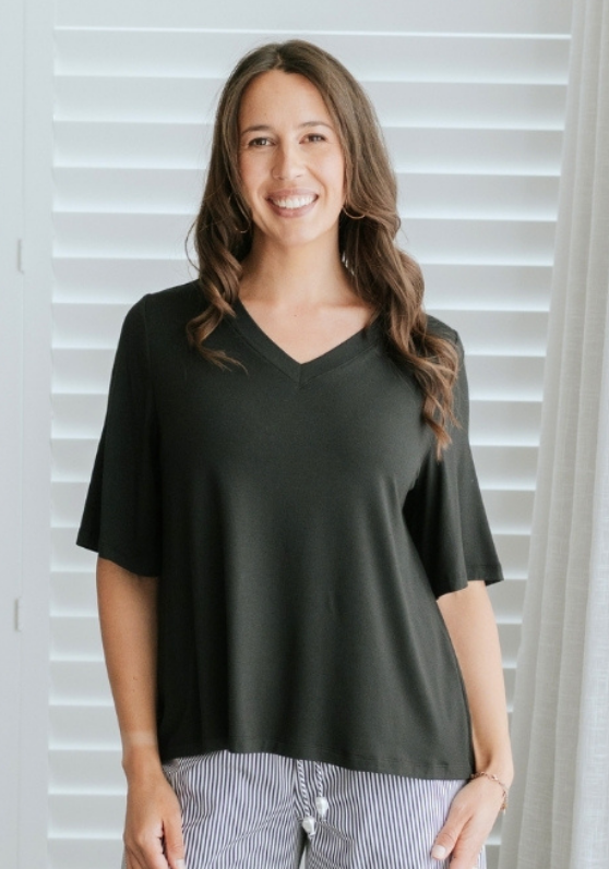 Moke Zoe V Tee