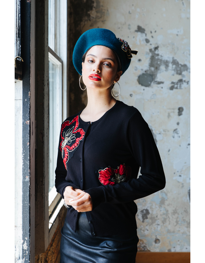VICTORIA CARDI