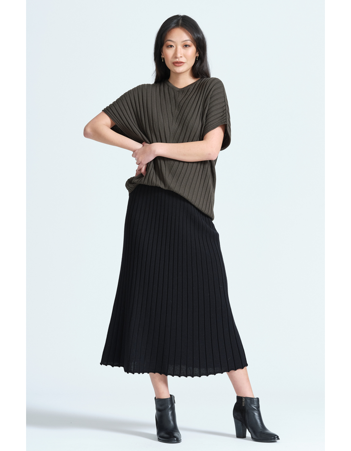 LONG FLARED SKIRT