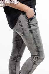 WEEKENDER JEANS