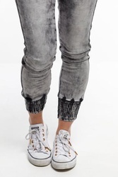 WEEKENDER JEANS