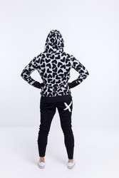 HOODED SWEATSHIRT
