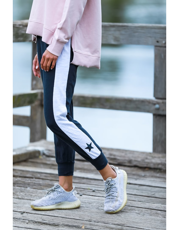 CONTRAST STAR PANEL JOGGER